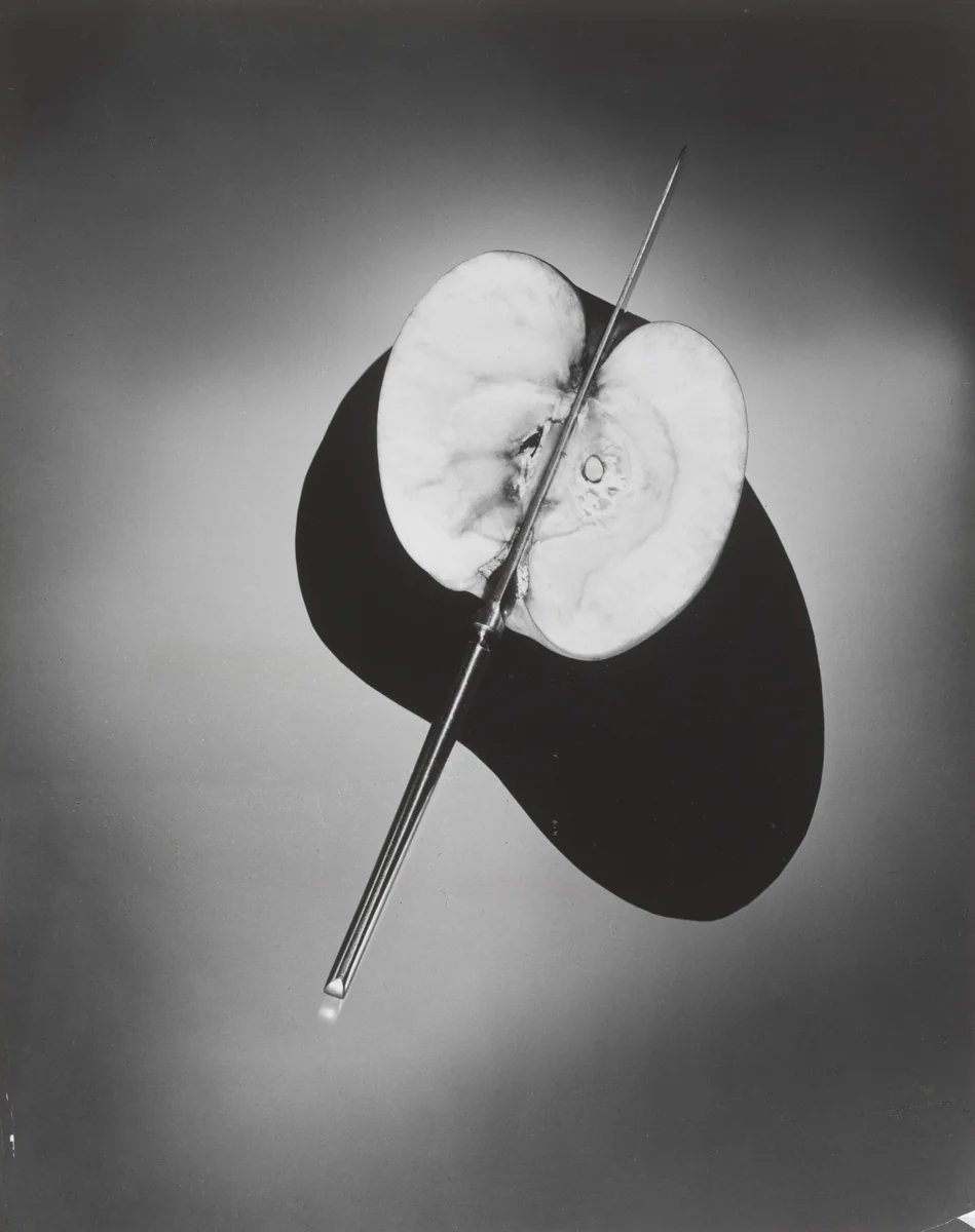 Apple by Iwata Nakayama (中山岩太), photograph, 1946