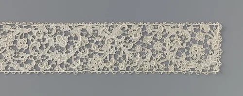 Strook naaldkant met samengesteld rankenpatroon by anonymous, other, 1675-1699