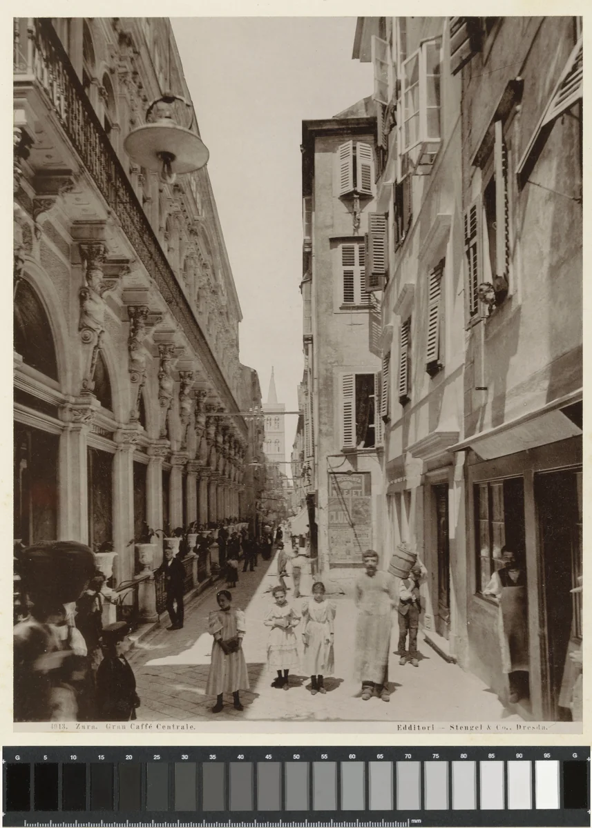 Straatgezicht te Zadar by anonymous, print, 1889-1910