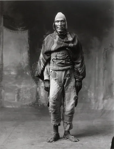 Juan de la Cruz Sihuana, Cuzco Studio by Martín Chambi, photograph, 1925