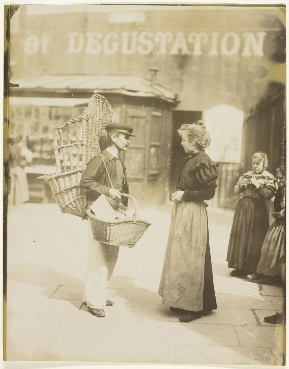 Marchand du Panier by Jean-Eugène-Auguste Atget, photograph, 1899-1900