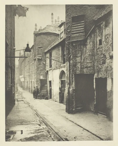 Close No. 139 Saltmarket by Thomas Annan, photograph, 1868