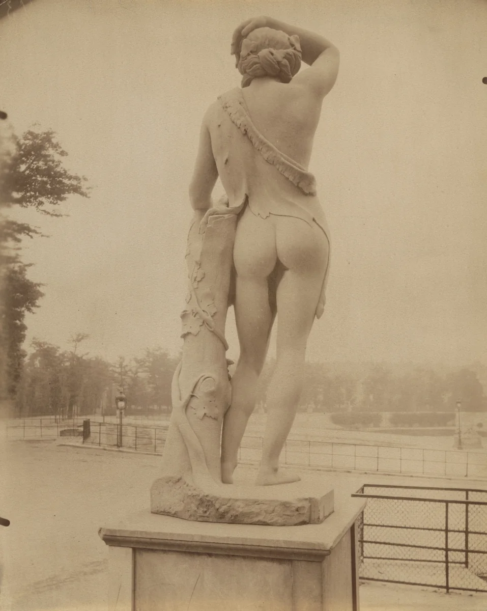 Tuileries - Rond Point / orangerie by Eugène Atget, photograph, 1911