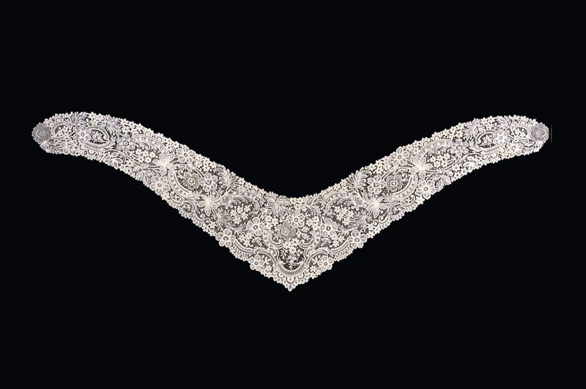 Collar by Belgium, Brussels, textile, 1885-1900