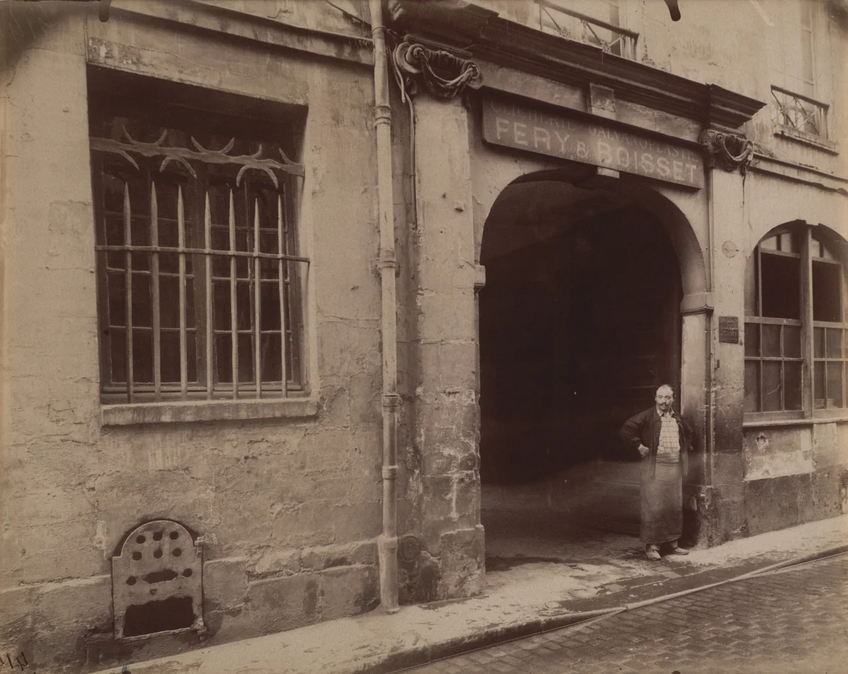 Gif, vieille maison by Eugène Atget, photograph, 1924