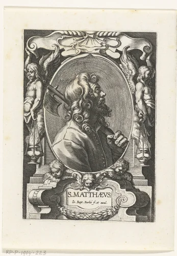 Evangelist Mattheus met hellebaard in omlijsting met architectuur ornamenten by Unknown, print, 1588-1648
