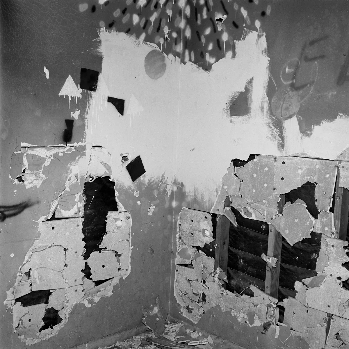 74V04 by John Divola, photograph, 1973-1975