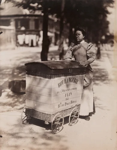 Porteuse de pain by Eugène Atget, photograph, 1899