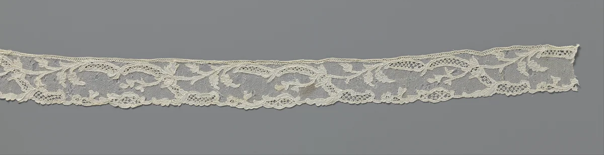 Strook naaldkant met gespiegelde s-vormige sierband en iris by anonymous, other, 1760-1770