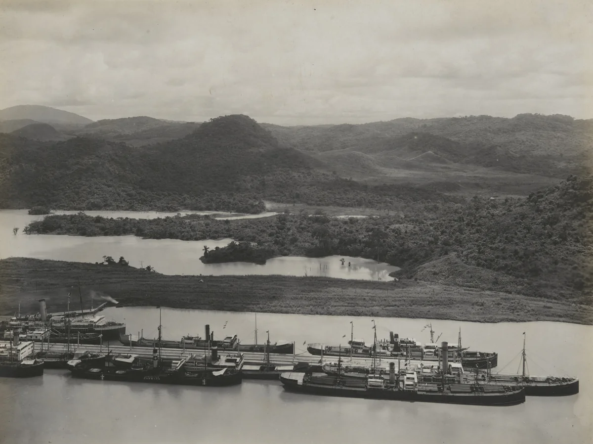 Pedro Miguel Locks. General View of North Approach Wall. Vessels delayed on account of slides in cut at Culebra by Unidentified Photographer, photograph, 1910