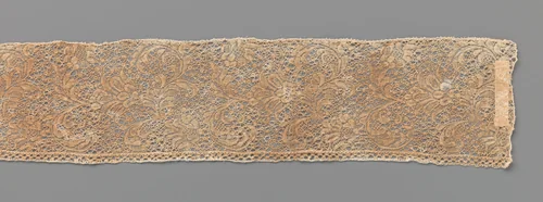 Strook kloskant met in de lengterichting geplaatste palmetbloem by anonymous, other, 1740-1760