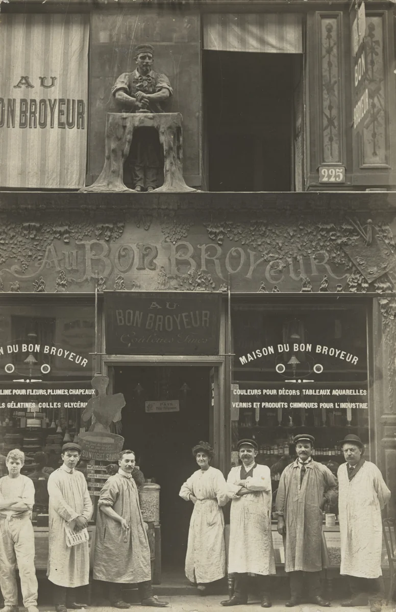Au Bon Broyeur, Paris by Unidentified Photographer, photograph, 1905