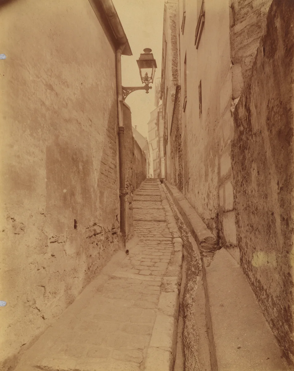 Passage Vandrezanne, Butte-aux-Cailles by Eugène Atget, photograph, 1900