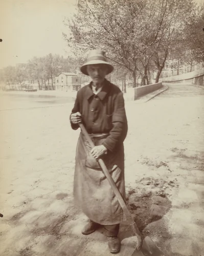 Quai des Célestins by Eugène Atget, photograph, 1921