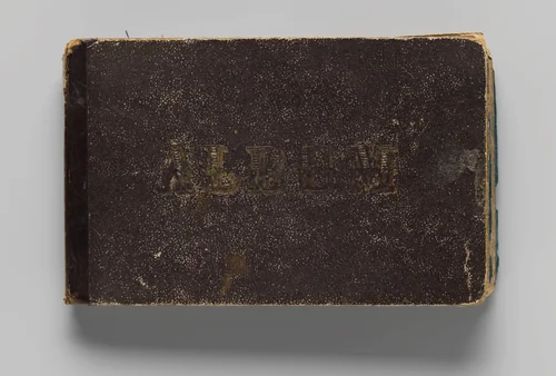 Stalenboek met kanten vervaardigd op de kantschool te Sluis by Koninklijke Kantwerkschool 'Koningin Sophie der Nederlanden', book, 1850-1899