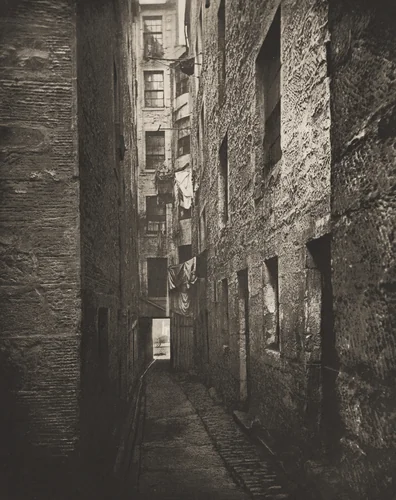 Close No. 148 High Street by Thomas Annan, photograph, 1868