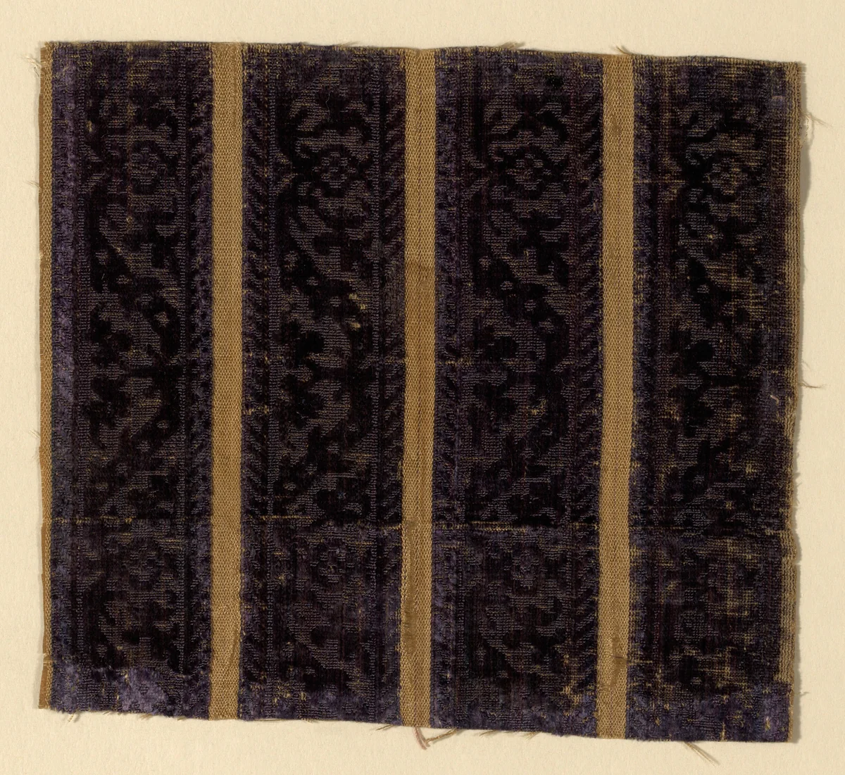 Fragment by Italy, textile, 1575-1600