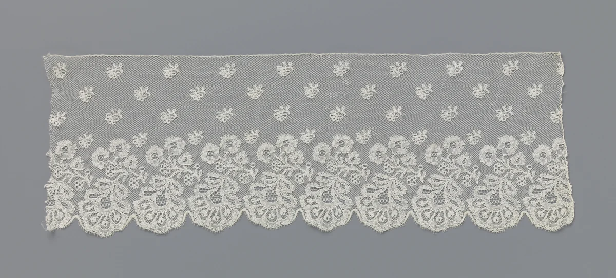 Strook kloskant met hangende bloemen in schulpenrand by anonymous, other, 1830-1840