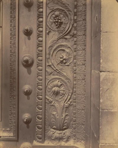 La Madeleine (Porte) by Eugène Atget, photograph, 1907