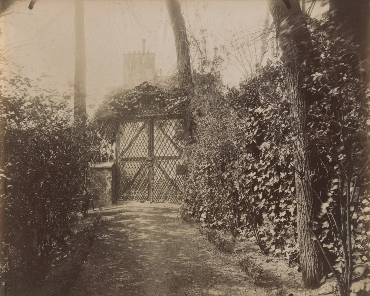 Parc Delessert, 32 Quai de Passy by Eugène Atget, photograph, 1914