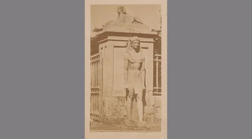 Egyptische sculptuur by anonymous, photograph, 1870-1890