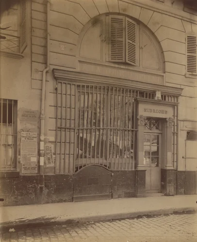 À la Tour d'argent. Rue de Charenton 2 by Eugène Atget, photograph, 1904