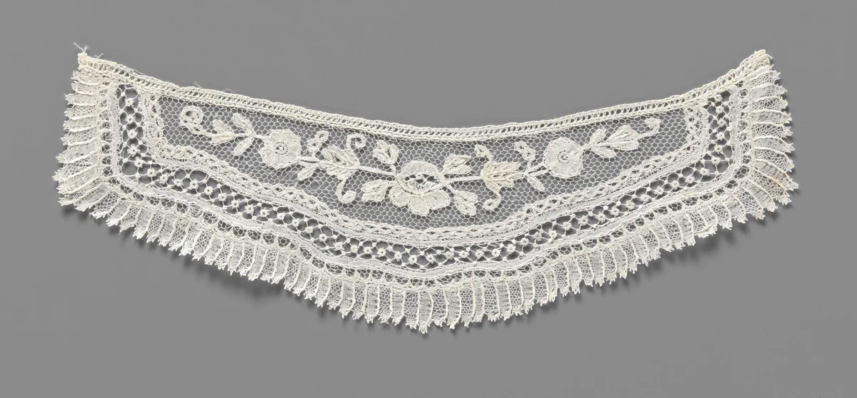 Manchet van applicatiekant met een bloementak en sierlijst by anonymous, textile, 1870-1890