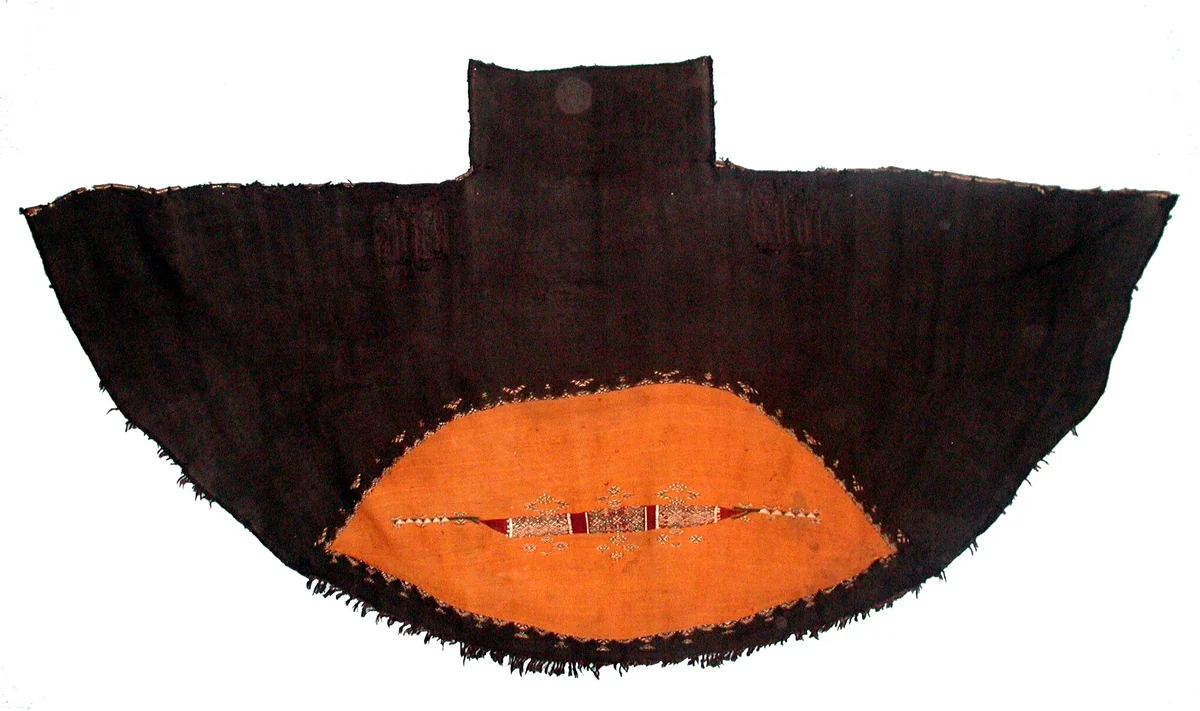 Man's Cape (Akhnif) by Ait Ouaouzguite Confederation, textile, 1825-1875