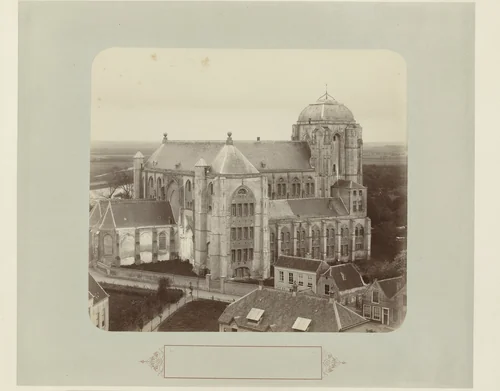 Gezicht op de Grote of Onze-Lieve-Vrouwekerk in Veere by anonymous, photograph, 1850-1880