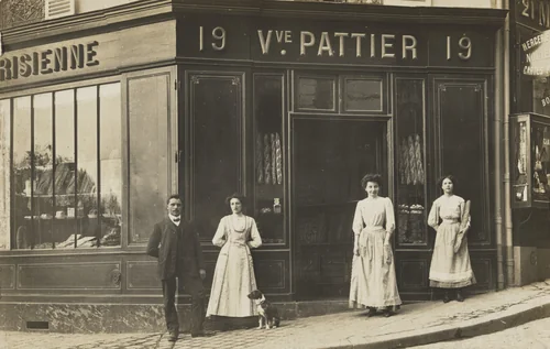 Boulangerie parisienne, Saint-Cloud by Unidentified Photographer, photograph, 1913
