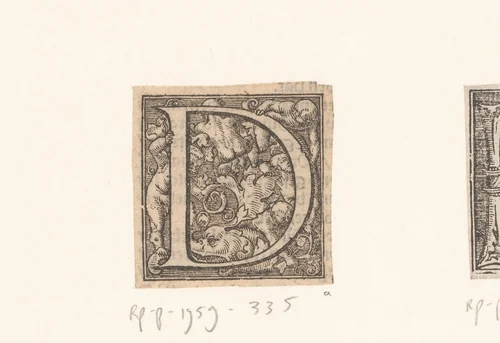 Versierde letter D met vijf klimmende naakte jongens by anonymous, print, 1500-1599