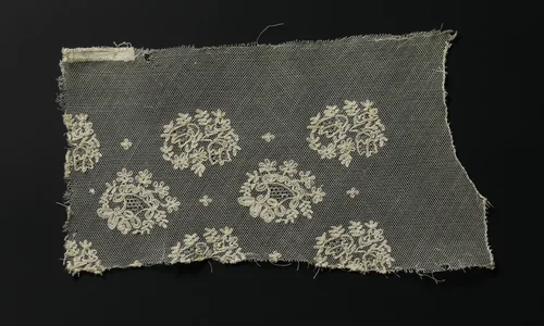 Fragment kantborduurwerk op machinale tule by anonymous, other, 1900-1924