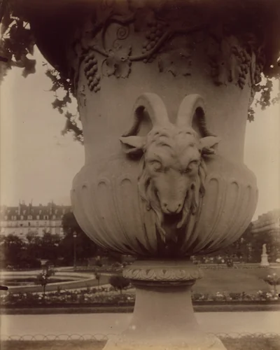 Tuileries (Vase) by Eugène Atget, photograph, 1912