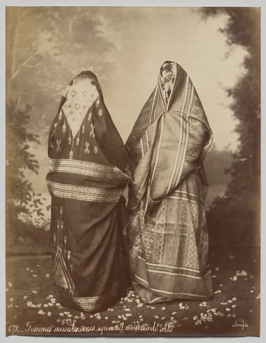 Femmes musulmanes Syriennes à Beyrouth, Costume de Ville by Félix Bonfils, photograph, 1867-1878