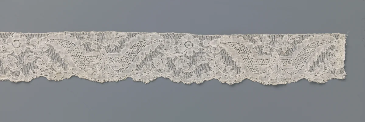 Strook kloskant met anjer in u-vormige reserve by anonymous, other, 1700-1749