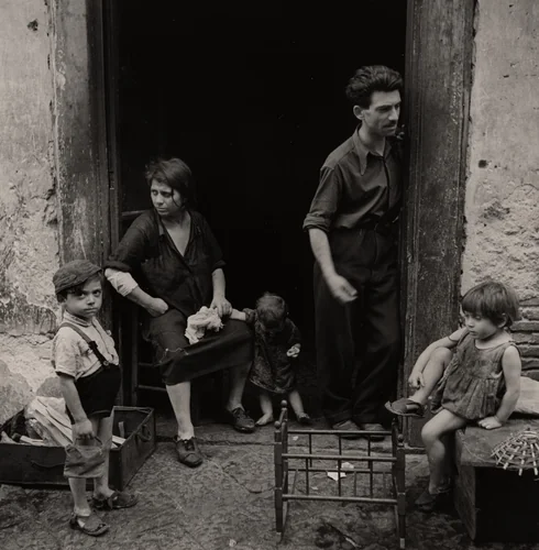 Family in Doorway, Naples, Italy by Wayne Miller, photograph, 1944