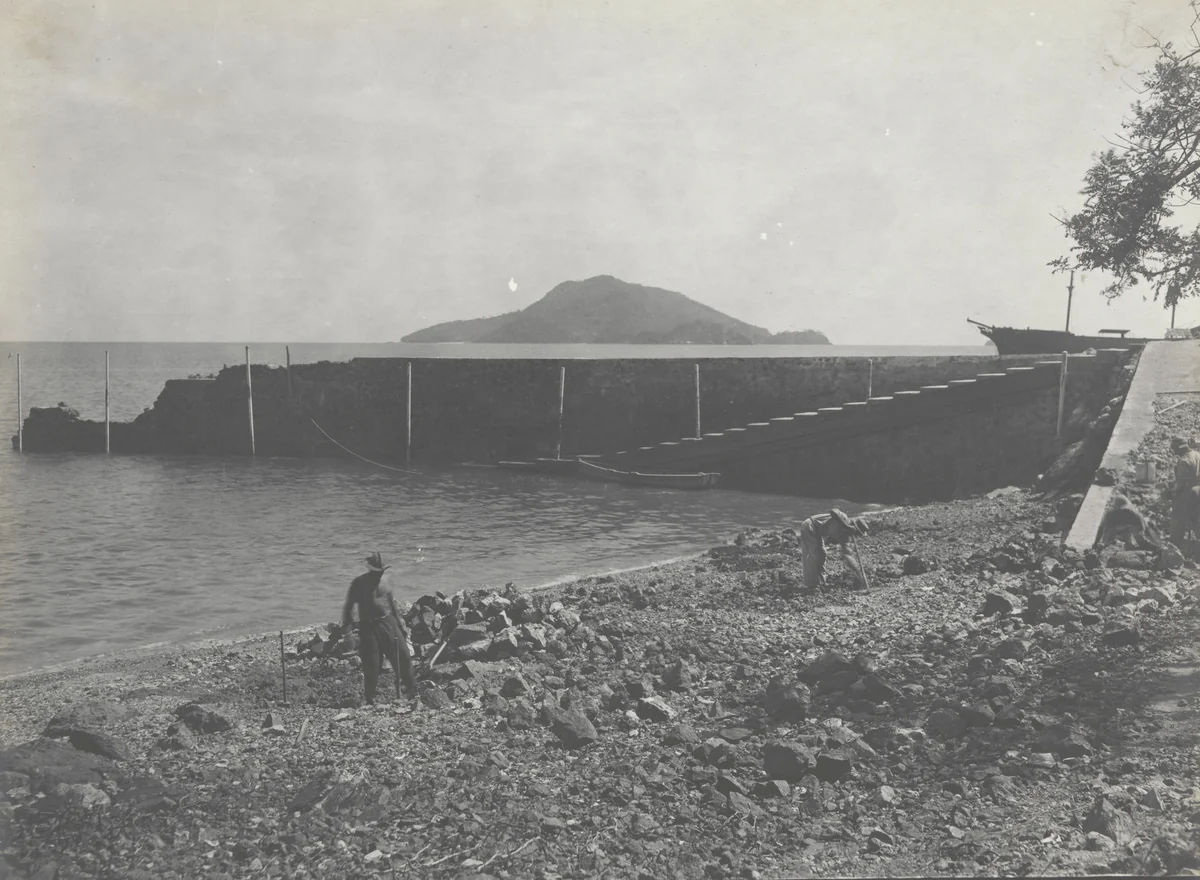 Hotel Aspinwall, Taboga Island. Boat landing at low tide by Unidentified Photographer, photograph, 1916