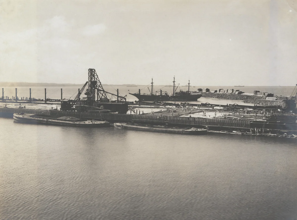 New docks P.R.R. Cristobal Terminals, Pier No. 7. General view of concrete mixing plant for floor slab by Unidentified Photographer, photograph, 1916