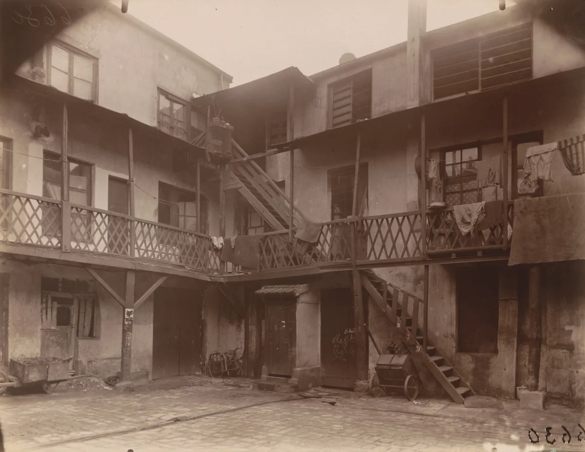 Passage Moret by Eugène Atget, photograph, 1926