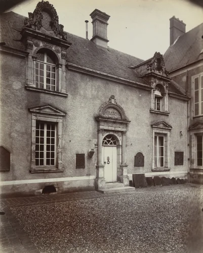 Étampes. Maison de Diane de Poitiers by Eugène Atget, photograph, 1907