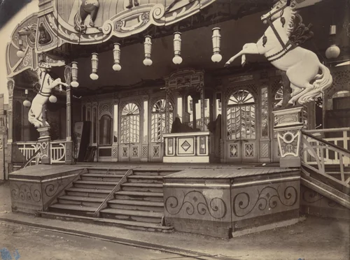 Fête, avenue de Breteuil by Eugène Atget, photograph, 1913