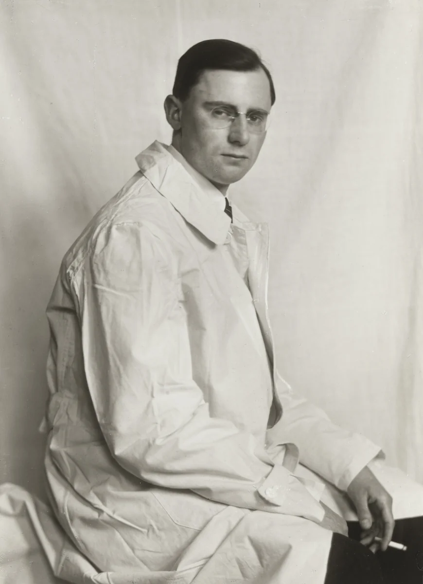 Painter [Heinrich Pilger] by August Sander, photograph, 1924