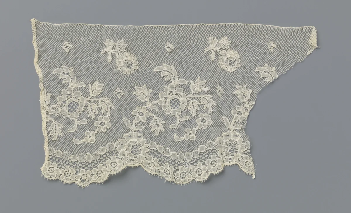 Strook kloskant met parel- en rozetlijst by anonymous, other, 1830-1850