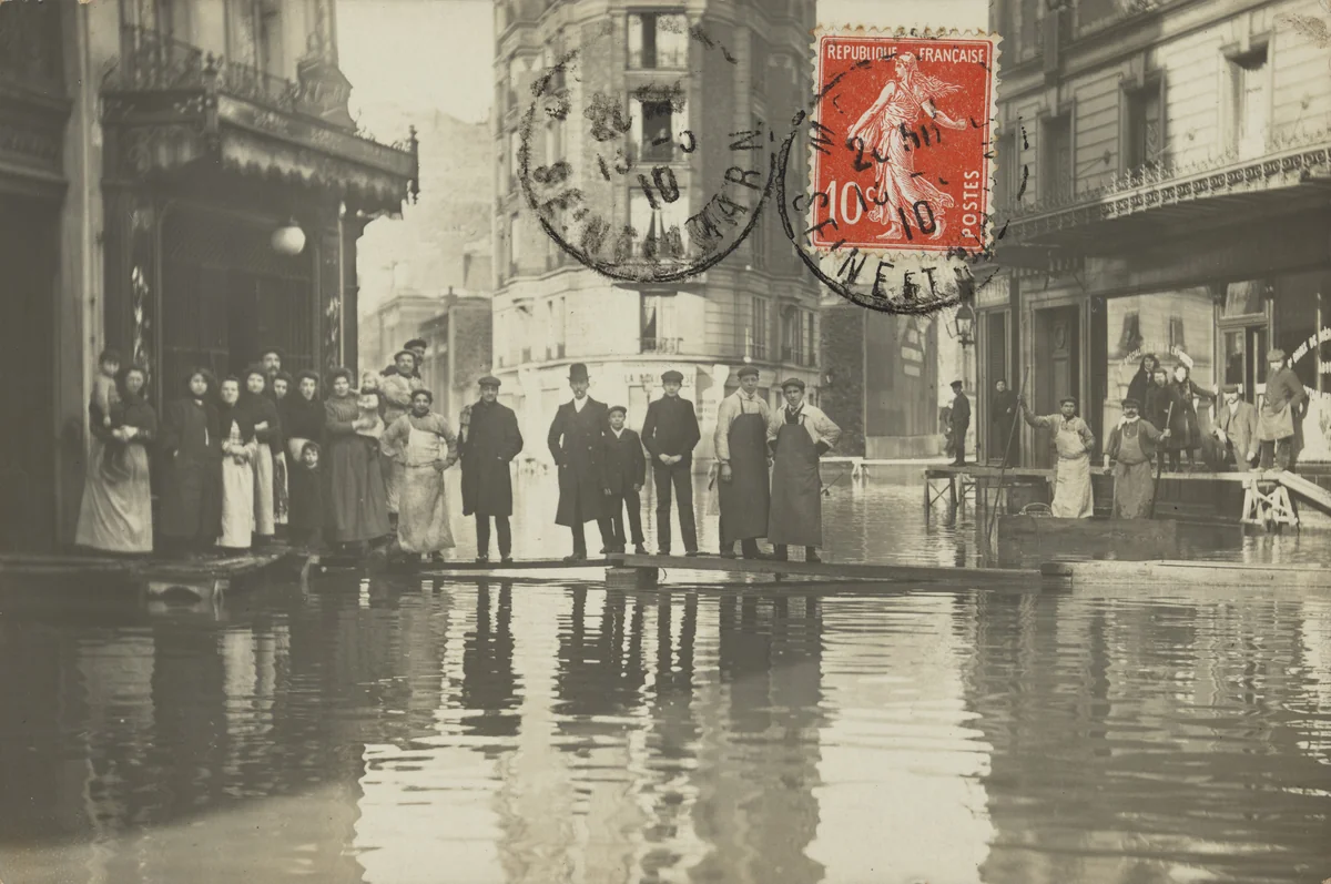 Inondation, Charcuterie Toutin,117, rue de Paris, Clichy-la-Garenne by Unidentified Photographer, photograph, 1910