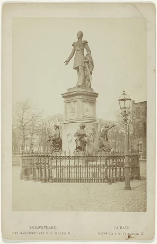 Willem II monument op het Buitenhof in Den Haag by anonymous, photograph, 1854-1890