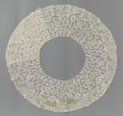 Berthe met waaiervormige bloem by anonymous, other, 1895-1909