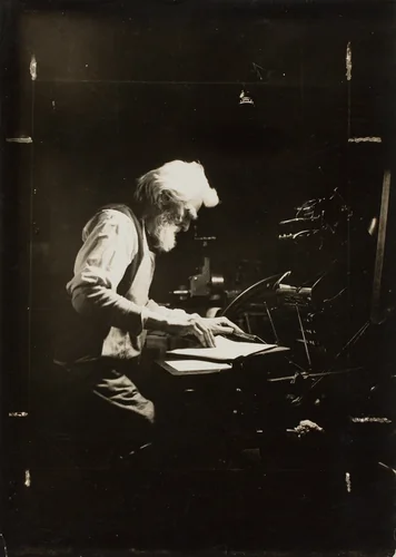 Printer and Craftsman by Lewis Wickes Hine, photograph, 1905