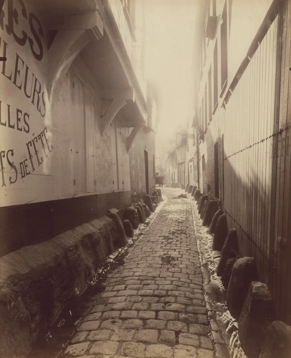 Beauvais, ruelle Nicolas-Godin by Eugène Atget, photograph, 1904