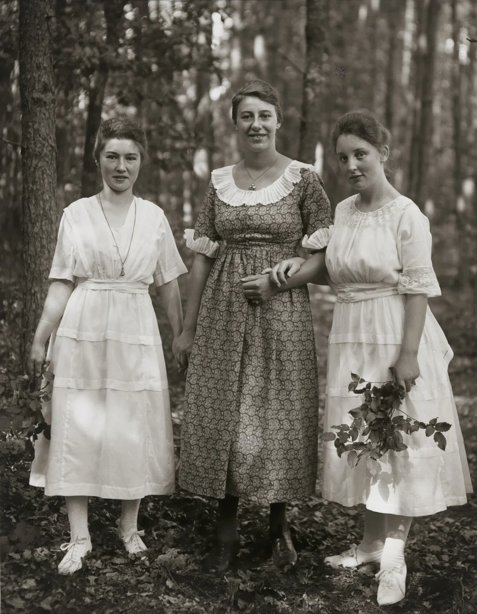 Farm Girls by August Sander, photograph, 1923