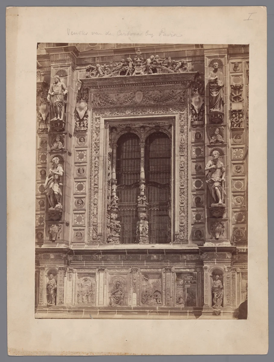 Geveldetail van het klooster te Pavia by anonymous, photograph, 1851-1900